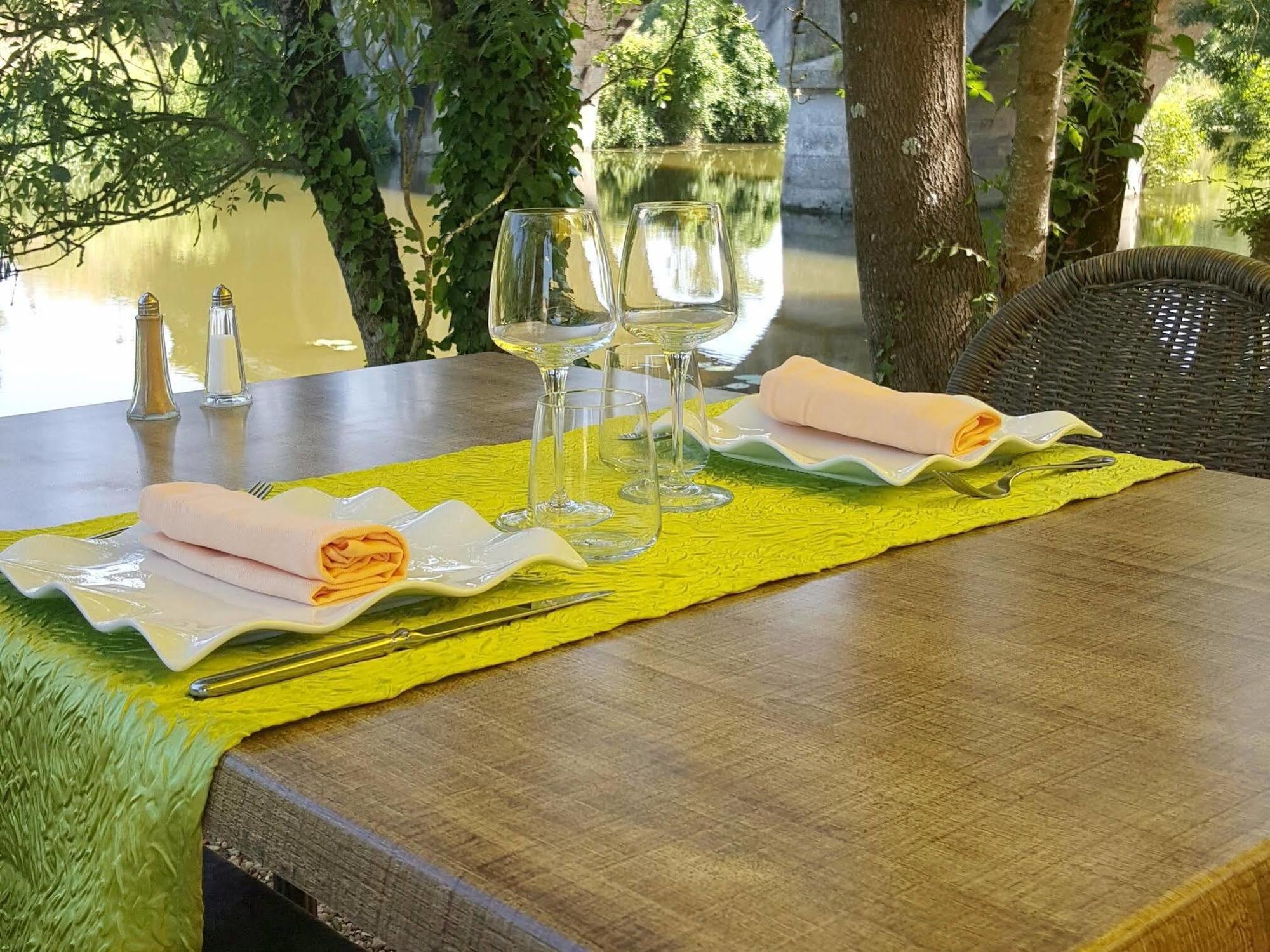 Logis Auberge De La Riviere Les Velluire-sur-Vendee Exterior foto