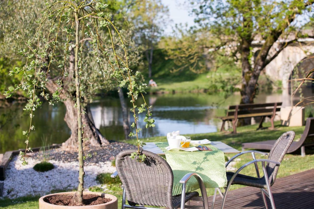 Logis Auberge De La Riviere Les Velluire-sur-Vendee Exterior foto